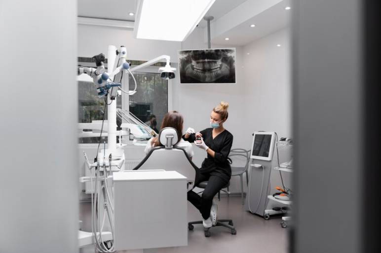 Why Finding the Right Dental Clinic Matters